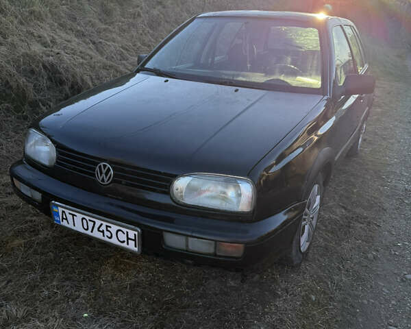 Черный Фольксваген Гольф, объемом двигателя 1.78 л и пробегом 169 тыс. км за 1600 $, фото 1 на Automoto.ua