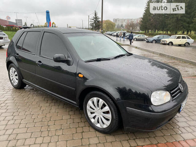 Чорний Фольксваген Гольф, об'ємом двигуна 1.6 л та пробігом 280 тис. км за 3450 $, фото 1 на Automoto.ua