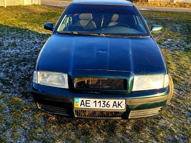 Чорний Фольксваген Гольф, об'ємом двигуна 1.6 л та пробігом 209 тис. км за 4150 $, фото 1 на Automoto.ua