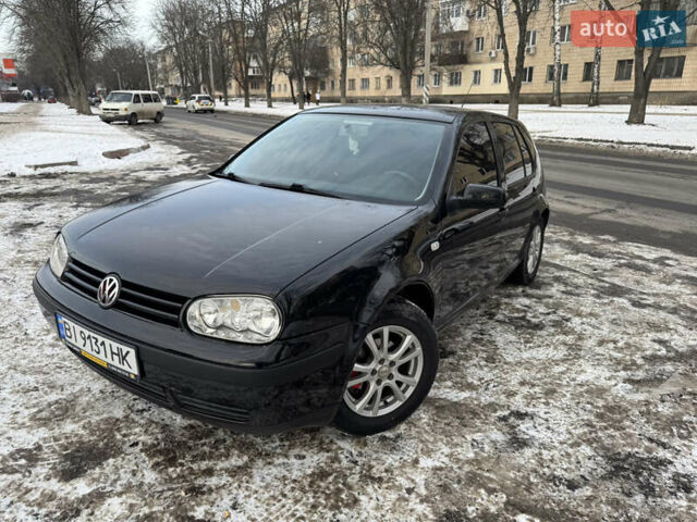 Черный Фольксваген Гольф, объемом двигателя 1.6 л и пробегом 286 тыс. км за 4000 $, фото 1 на Automoto.ua