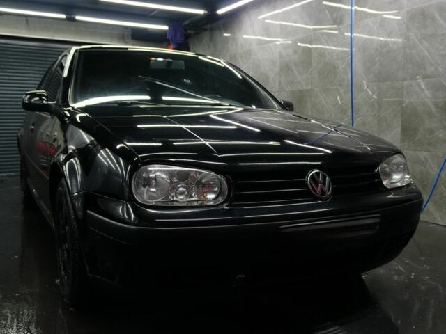 Черный Фольксваген Гольф, объемом двигателя 1.4 л и пробегом 290 тыс. км за 4000 $, фото 1 на Automoto.ua