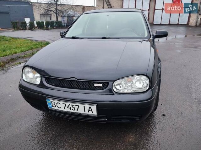 Черный Фольксваген Гольф, объемом двигателя 1.4 л и пробегом 236 тыс. км за 3900 $, фото 1 на Automoto.ua