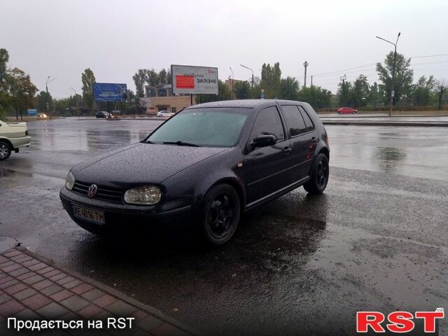 Черный Фольксваген Гольф, объемом двигателя 1.4 л и пробегом 330 тыс. км за 4000 $, фото 1 на Automoto.ua