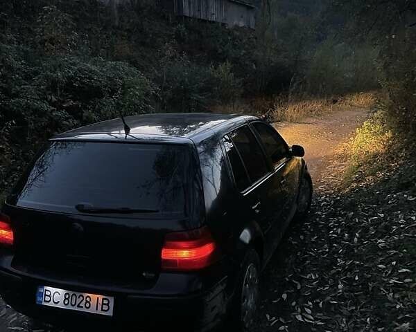 Черный Фольксваген Гольф, объемом двигателя 1.4 л и пробегом 270 тыс. км за 2950 $, фото 1 на Automoto.ua