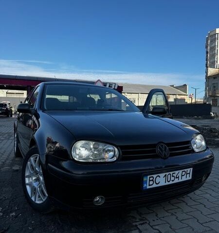 Черный Фольксваген Гольф, объемом двигателя 1.6 л и пробегом 306 тыс. км за 3999 $, фото 1 на Automoto.ua