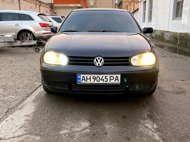 Чорний Фольксваген Гольф, об'ємом двигуна 1.6 л та пробігом 200 тис. км за 4000 $, фото 1 на Automoto.ua