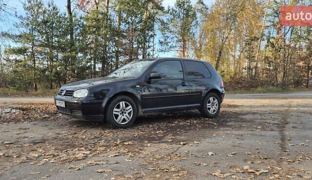 Черный Фольксваген Гольф, объемом двигателя 1.78 л и пробегом 300 тыс. км за 3900 $, фото 1 на Automoto.ua