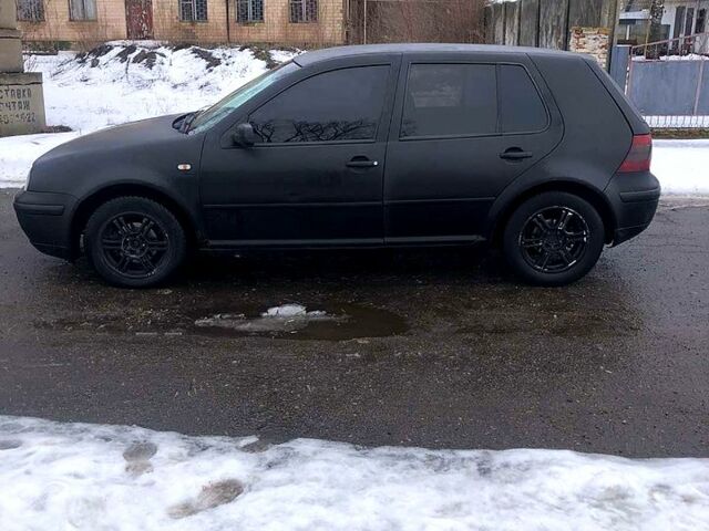 Черный Фольксваген Гольф, объемом двигателя 1.4 л и пробегом 260 тыс. км за 2399 $, фото 1 на Automoto.ua