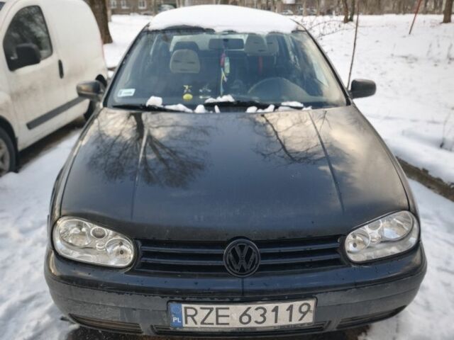 Черный Фольксваген Гольф, объемом двигателя 0 л и пробегом 369 тыс. км за 1165 $, фото 1 на Automoto.ua