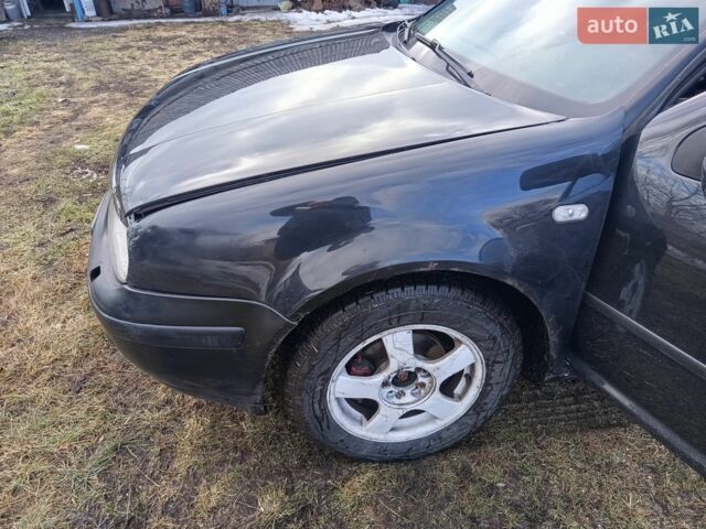 Черный Фольксваген Гольф, объемом двигателя 1.39 л и пробегом 266 тыс. км за 4000 $, фото 1 на Automoto.ua