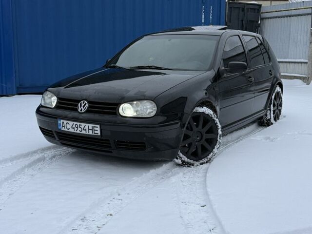 Черный Фольксваген Гольф, объемом двигателя 1.6 л и пробегом 360 тыс. км за 4200 $, фото 1 на Automoto.ua