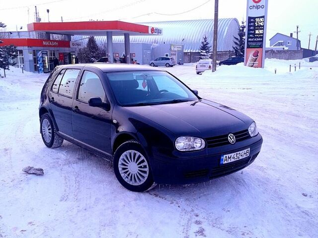 Чорний Фольксваген Гольф, об'ємом двигуна 1.6 л та пробігом 287 тис. км за 4200 $, фото 1 на Automoto.ua