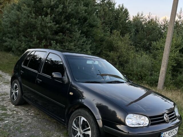 Черный Фольксваген Гольф, объемом двигателя 1.4 л и пробегом 247 тыс. км за 3000 $, фото 1 на Automoto.ua