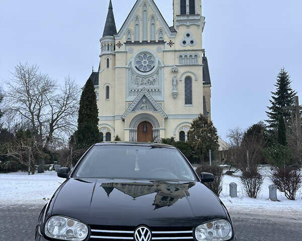 Черный Фольксваген Гольф, объемом двигателя 1.39 л и пробегом 363 тыс. км за 3200 $, фото 1 на Automoto.ua