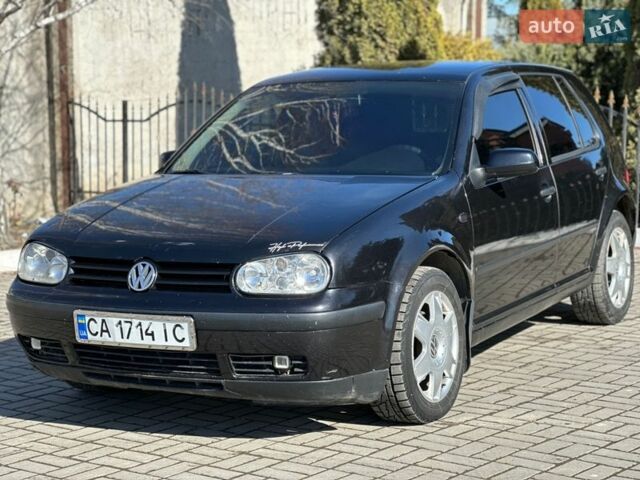 Черный Фольксваген Гольф, объемом двигателя 1.78 л и пробегом 240 тыс. км за 3999 $, фото 1 на Automoto.ua