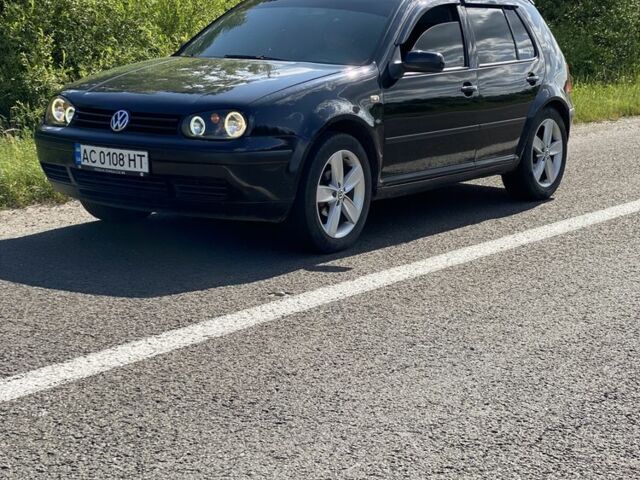 Черный Фольксваген Гольф, объемом двигателя 1.6 л и пробегом 273 тыс. км за 3800 $, фото 1 на Automoto.ua