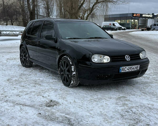 Черный Фольксваген Гольф, объемом двигателя 1.6 л и пробегом 360 тыс. км за 4200 $, фото 1 на Automoto.ua