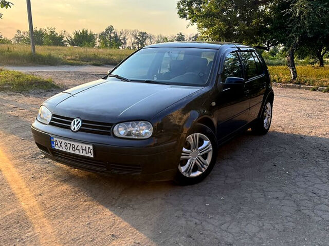 Черный Фольксваген Гольф, объемом двигателя 1.4 л и пробегом 370 тыс. км за 3250 $, фото 1 на Automoto.ua