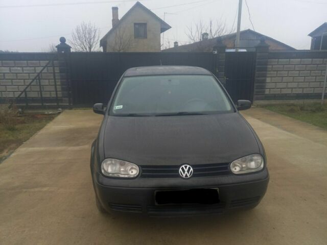 Черный Фольксваген Гольф, объемом двигателя 1.9 л и пробегом 315 тыс. км за 1750 $, фото 1 на Automoto.ua