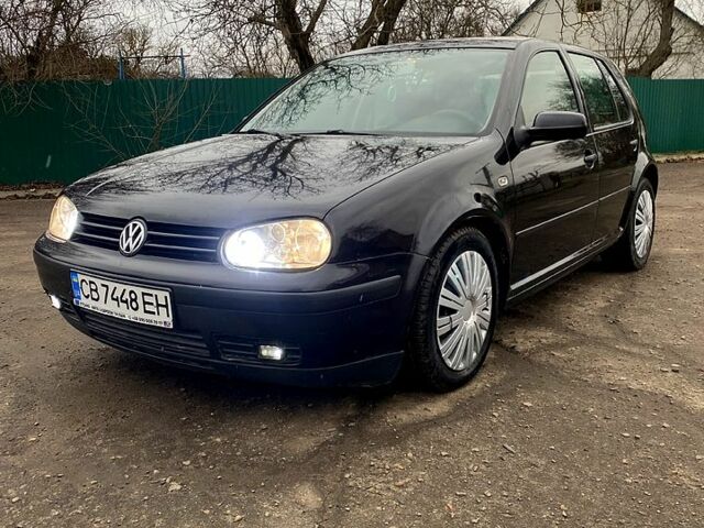 Черный Фольксваген Гольф, объемом двигателя 1.6 л и пробегом 240 тыс. км за 3499 $, фото 1 на Automoto.ua