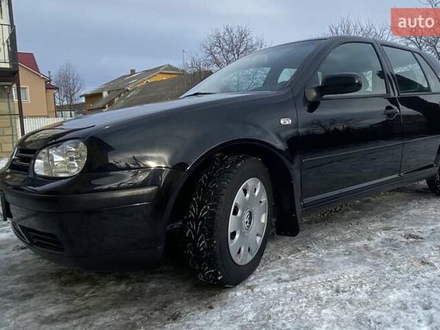 Черный Фольксваген Гольф, объемом двигателя 1.6 л и пробегом 199 тыс. км за 4100 $, фото 1 на Automoto.ua