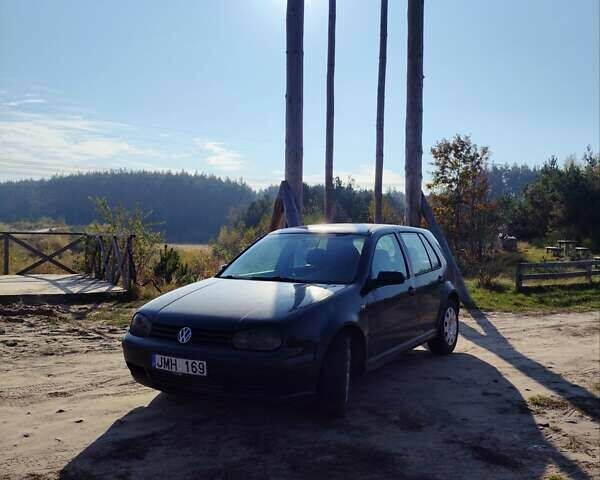 Черный Фольксваген Гольф, объемом двигателя 1.9 л и пробегом 370 тыс. км за 1900 $, фото 1 на Automoto.ua
