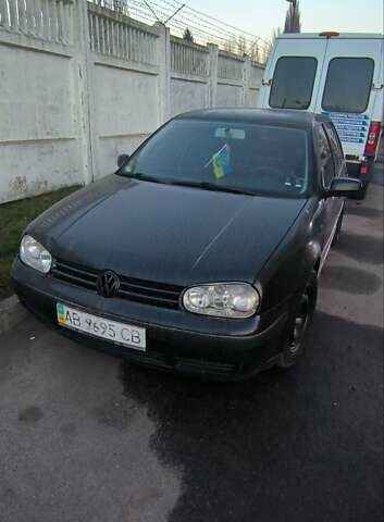 Чорний Фольксваген Гольф, об'ємом двигуна 1.39 л та пробігом 482 тис. км за 2300 $, фото 1 на Automoto.ua