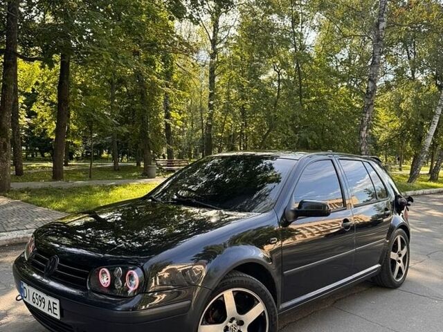 Черный Фольксваген Гольф, объемом двигателя 1.6 л и пробегом 269 тыс. км за 4200 $, фото 1 на Automoto.ua