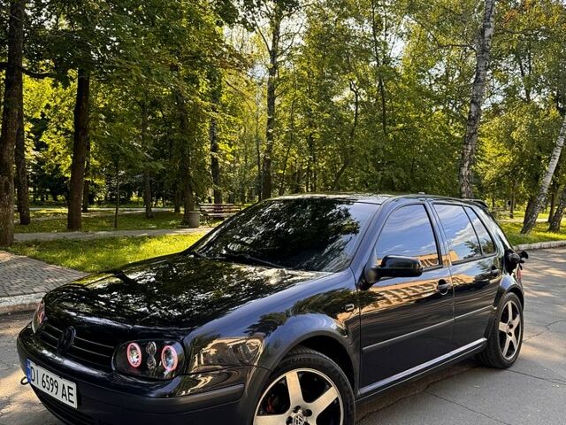 Черный Фольксваген Гольф, объемом двигателя 1.6 л и пробегом 350 тыс. км за 4200 $, фото 1 на Automoto.ua