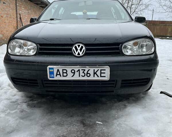 Черный Фольксваген Гольф, объемом двигателя 1.39 л и пробегом 248 тыс. км за 4100 $, фото 1 на Automoto.ua