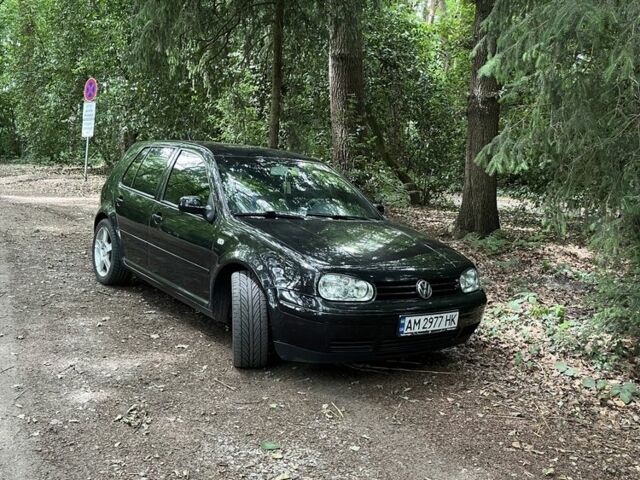 Черный Фольксваген Гольф, объемом двигателя 1.8 л и пробегом 276 тыс. км за 4500 $, фото 1 на Automoto.ua