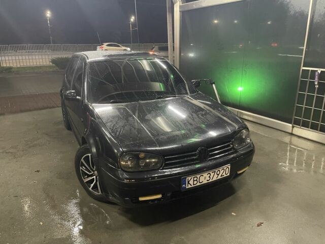 Черный Фольксваген Гольф, объемом двигателя 1.9 л и пробегом 400 тыс. км за 3557 $, фото 1 на Automoto.ua
