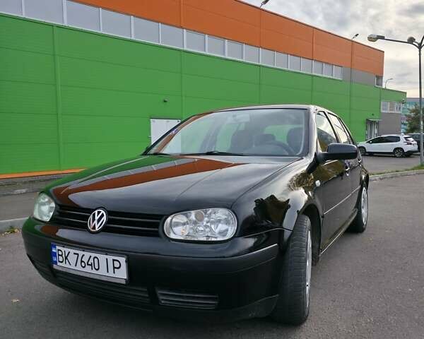 Чорний Фольксваген Гольф, об'ємом двигуна 1.39 л та пробігом 240 тис. км за 3900 $, фото 1 на Automoto.ua