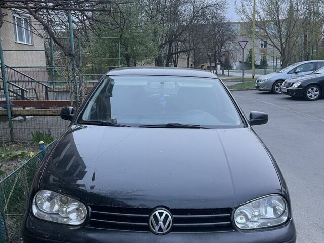 Черный Фольксваген Гольф, объемом двигателя 1.9 л и пробегом 400 тыс. км за 3000 $, фото 1 на Automoto.ua