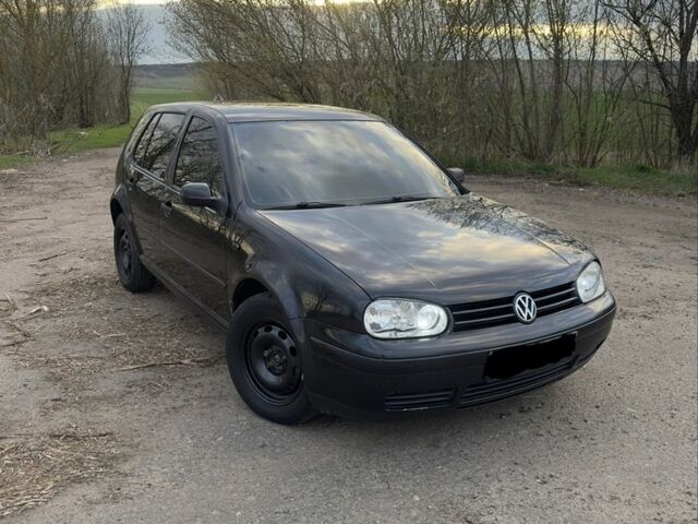 Черный Фольксваген Гольф, объемом двигателя 1.4 л и пробегом 232 тыс. км за 4300 $, фото 1 на Automoto.ua