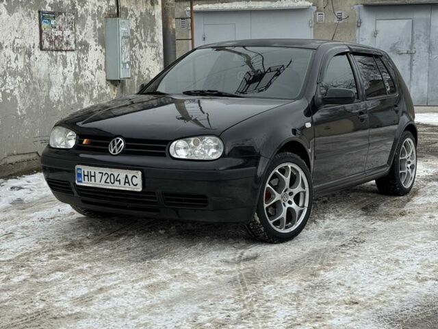 Черный Фольксваген Гольф, объемом двигателя 1.6 л и пробегом 290 тыс. км за 3500 $, фото 1 на Automoto.ua