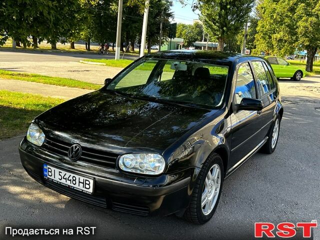 Черный Фольксваген Гольф, объемом двигателя 1.6 л и пробегом 200 тыс. км за 3600 $, фото 1 на Automoto.ua