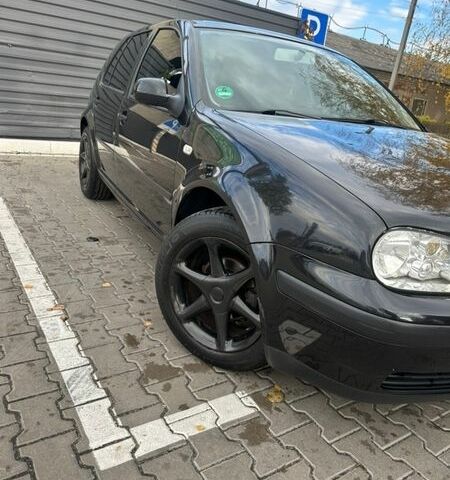 Черный Фольксваген Гольф, объемом двигателя 1.39 л и пробегом 215 тыс. км за 4300 $, фото 1 на Automoto.ua