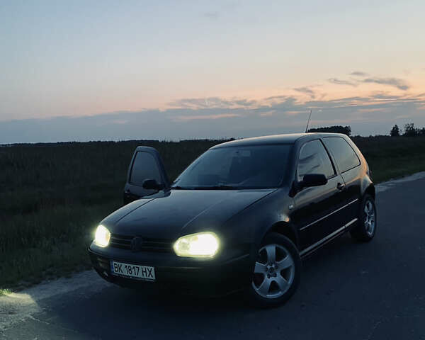 Чорний Фольксваген Гольф, об'ємом двигуна 1.6 л та пробігом 255 тис. км за 2950 $, фото 1 на Automoto.ua