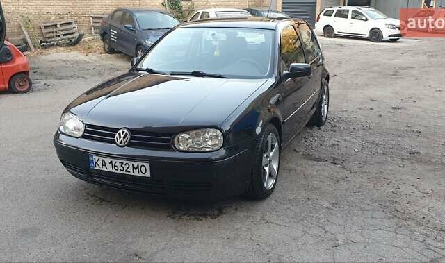 Черный Фольксваген Гольф, объемом двигателя 2.32 л и пробегом 240 тыс. км за 4700 $, фото 1 на Automoto.ua