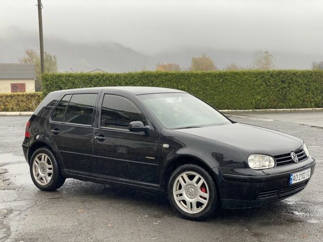 Черный Фольксваген Гольф, объемом двигателя 1.4 л и пробегом 250 тыс. км за 3400 $, фото 1 на Automoto.ua