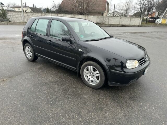 Черный Фольксваген Гольф, объемом двигателя 1.4 л и пробегом 244 тыс. км за 3900 $, фото 1 на Automoto.ua