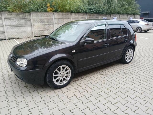 Черный Фольксваген Гольф, объемом двигателя 1.6 л и пробегом 234 тыс. км за 3850 $, фото 1 на Automoto.ua