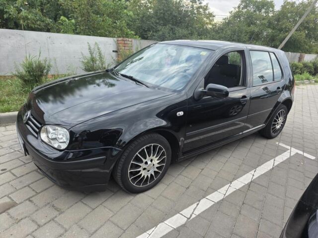 Черный Фольксваген Гольф, объемом двигателя 1.4 л и пробегом 250 тыс. км за 3900 $, фото 1 на Automoto.ua