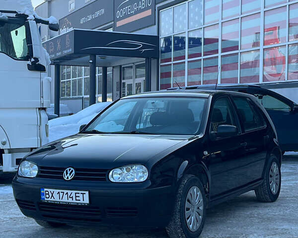 Черный Фольксваген Гольф, объемом двигателя 1.39 л и пробегом 240 тыс. км за 3799 $, фото 1 на Automoto.ua