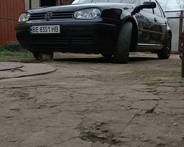 Чорний Фольксваген Гольф, об'ємом двигуна 1.39 л та пробігом 180 тис. км за 4200 $, фото 1 на Automoto.ua