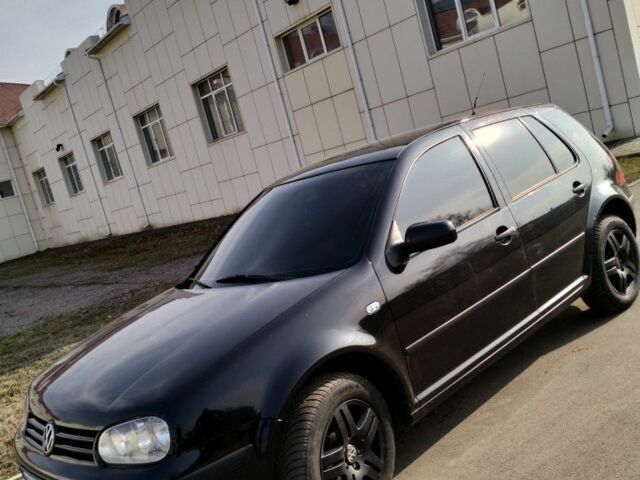 Черный Фольксваген Гольф, объемом двигателя 1.4 л и пробегом 322 тыс. км за 3900 $, фото 1 на Automoto.ua