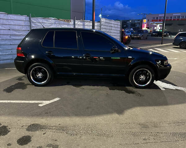 Черный Фольксваген Гольф, объемом двигателя 1.6 л и пробегом 210 тыс. км за 4700 $, фото 1 на Automoto.ua