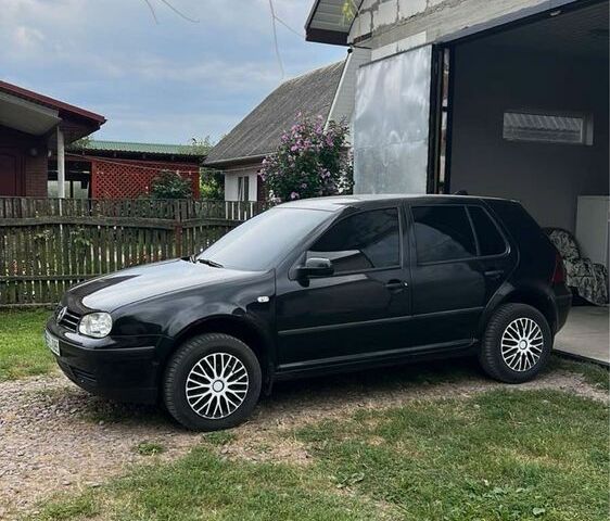 Черный Фольксваген Гольф, объемом двигателя 0 л и пробегом 250 тыс. км за 2800 $, фото 1 на Automoto.ua