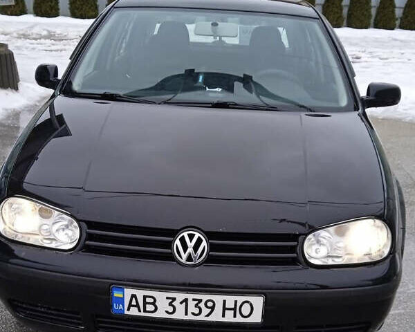 Чорний Фольксваген Гольф, об'ємом двигуна 1.39 л та пробігом 300 тис. км за 4100 $, фото 1 на Automoto.ua